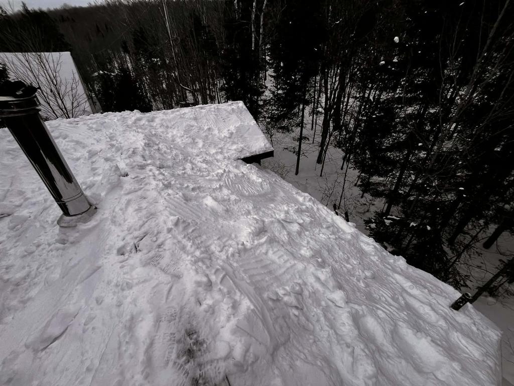 Déneigement de toiture à Lac-aux-Sables — photo 3