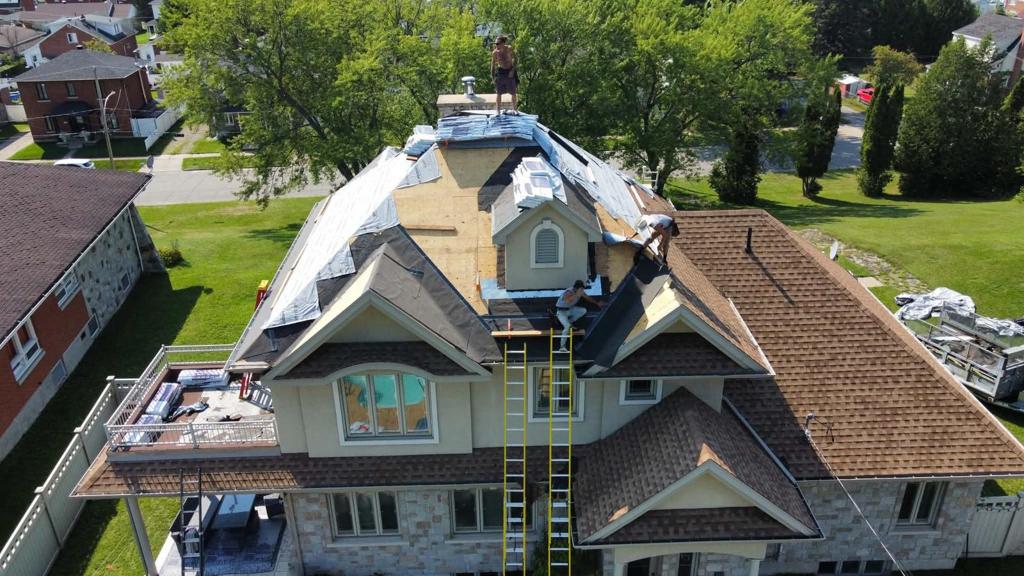 Toiture à La Tuque, pendant les travaux — photo 1