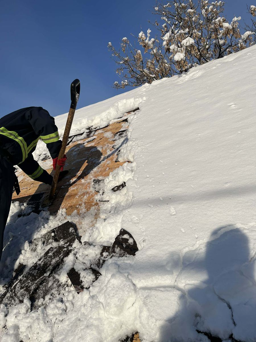 Arrachage de toiture en plein hiver sous la neige
