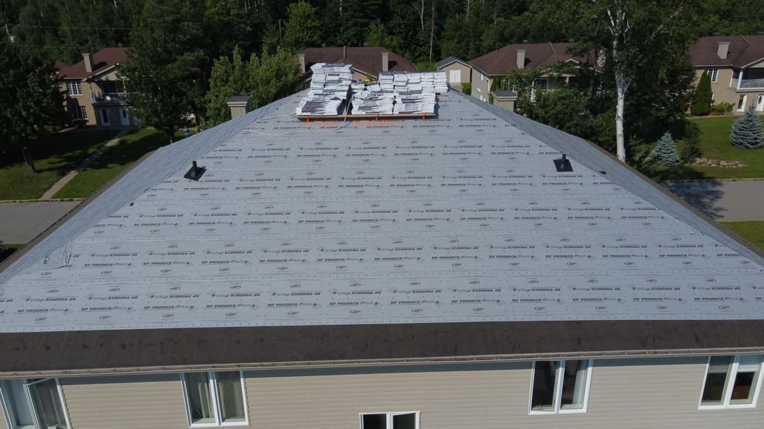 Multilogement à Bécancour avec sous-couche de toiture posée